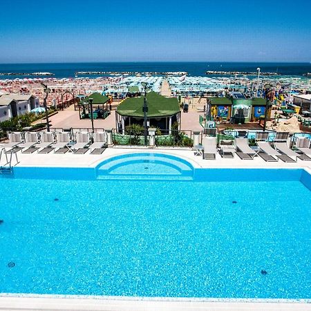 Hotel Sayonara Cattolica Kültér fotó