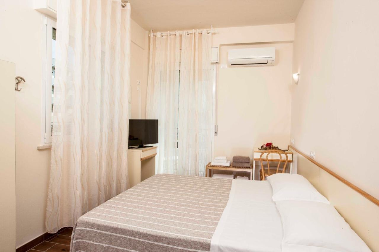 Hotel Sayonara Cattolica Kültér fotó