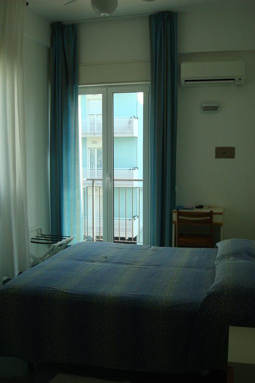 Hotel Sayonara Cattolica Kültér fotó