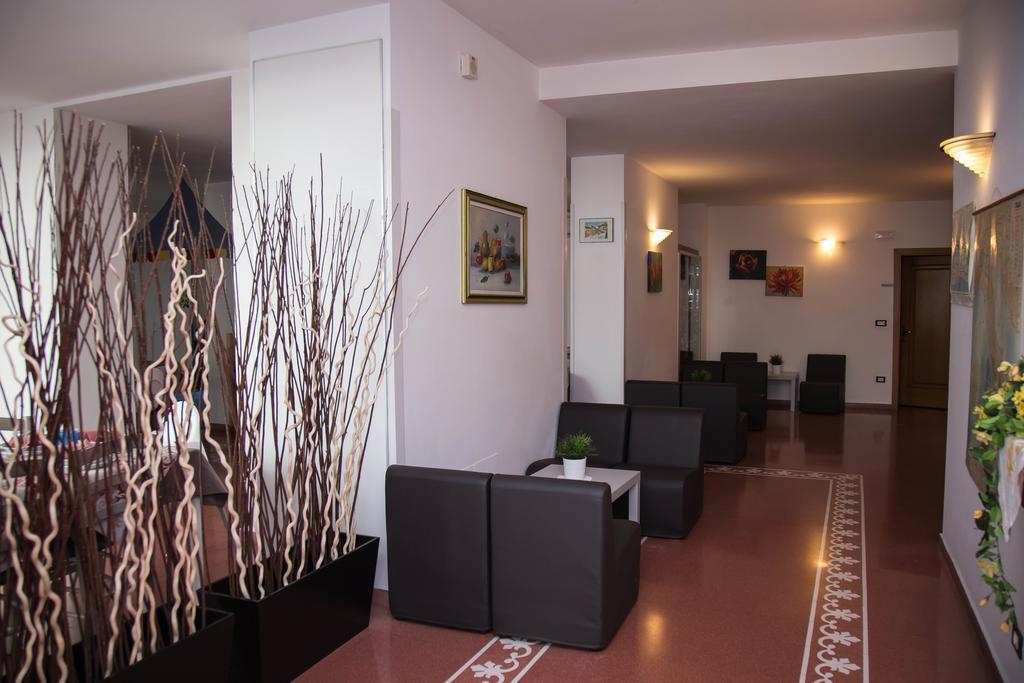 Hotel Sayonara Cattolica Kültér fotó