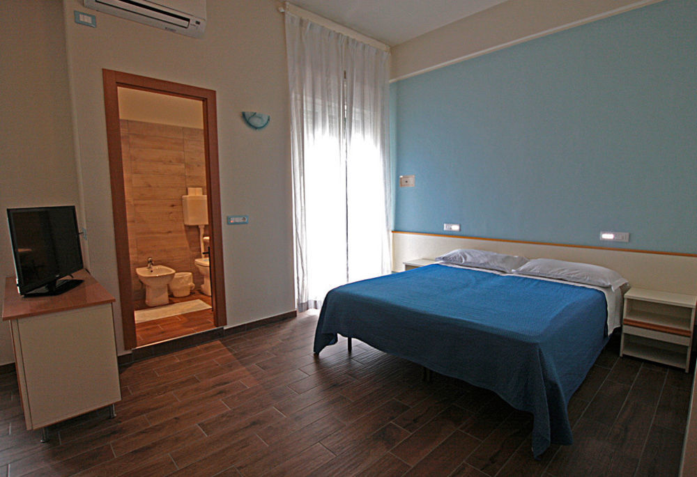 Hotel Sayonara Cattolica Kültér fotó