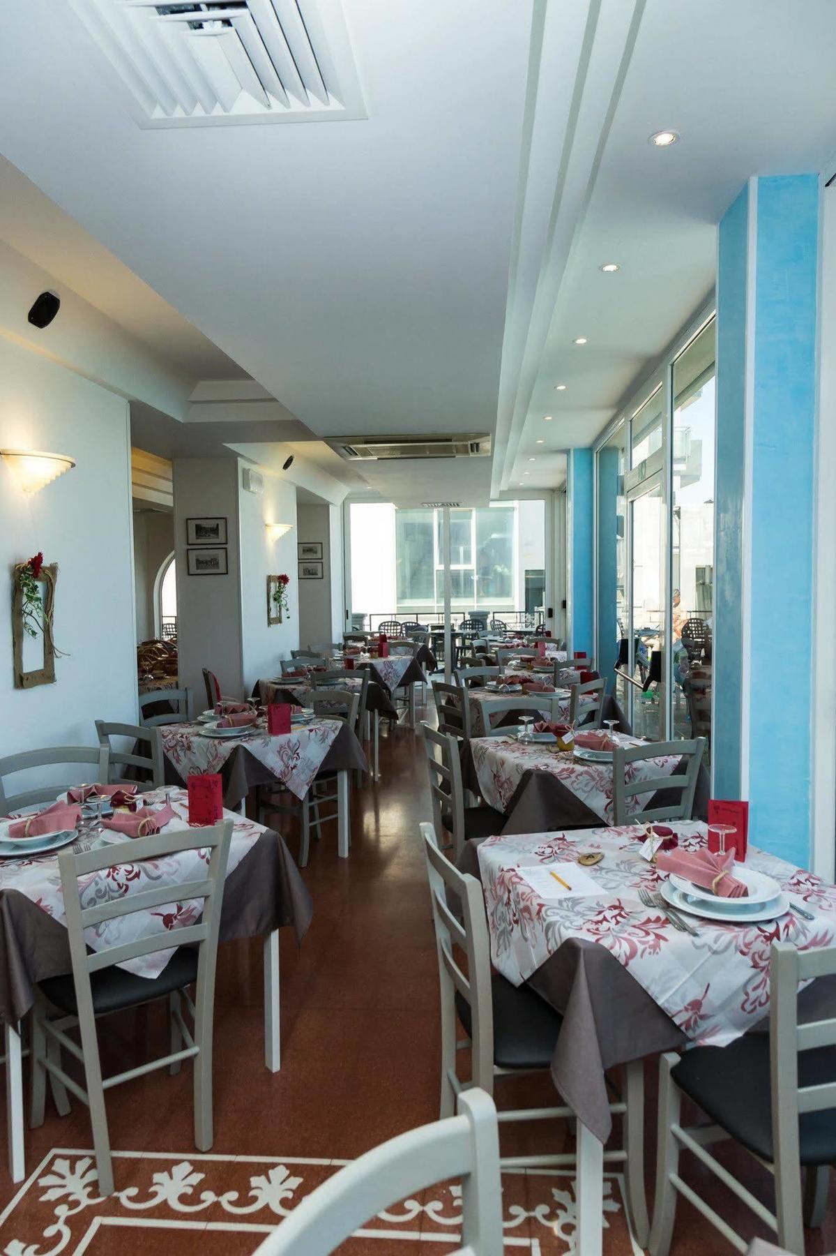 Hotel Sayonara Cattolica Kültér fotó