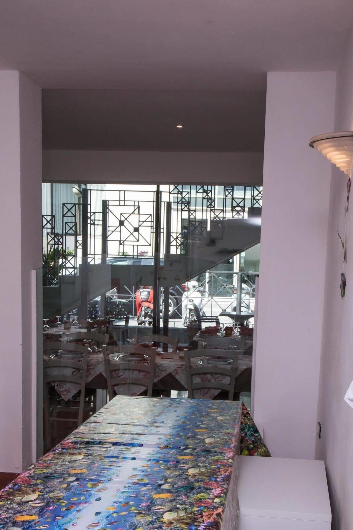 Hotel Sayonara Cattolica Kültér fotó
